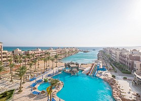 SUNNY DAYS EL PALACIO ****