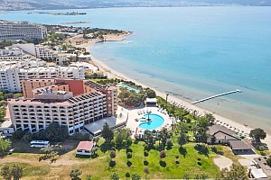 THE HOLIDAY RESORT
